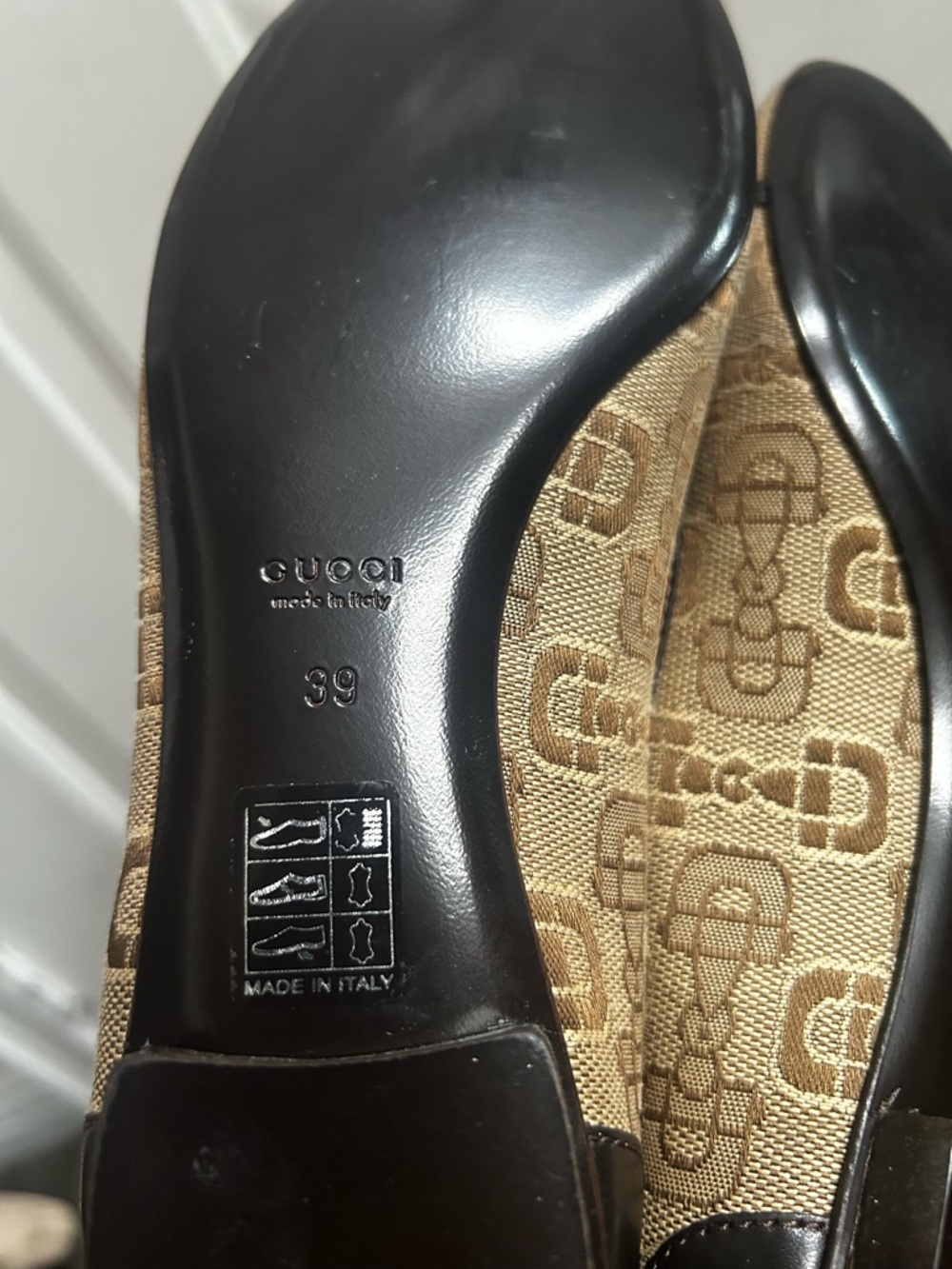 Gucci Brown Monogram Canvas Flats with Black Trim Sz 39. - Picture 13 of 16